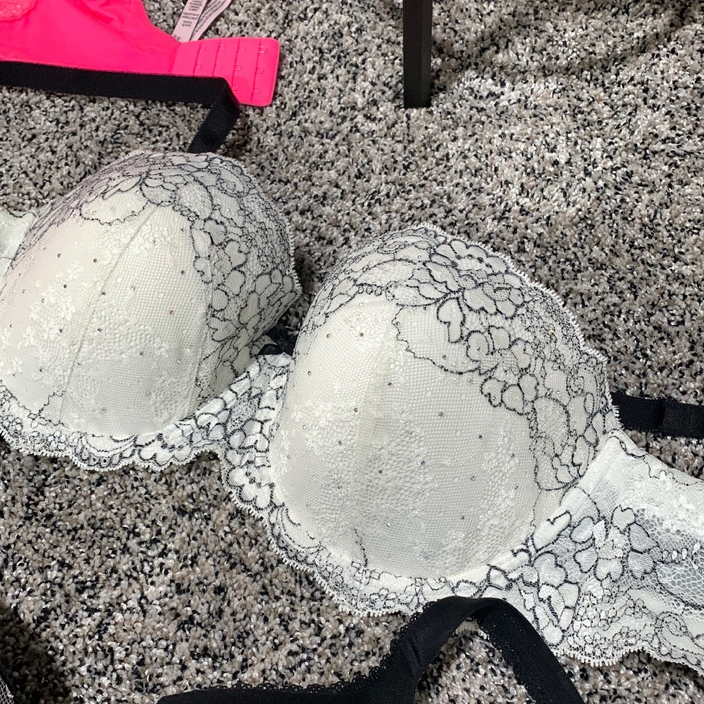 Victoria Secret 34F bra Lots